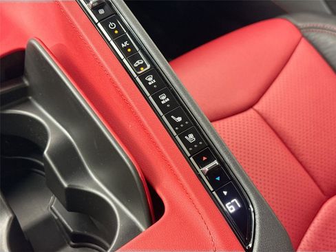 Used 2021 Chevrolet Corvette Stingray Preferred Cpe w/ Z51 Performance Package RWD image 26