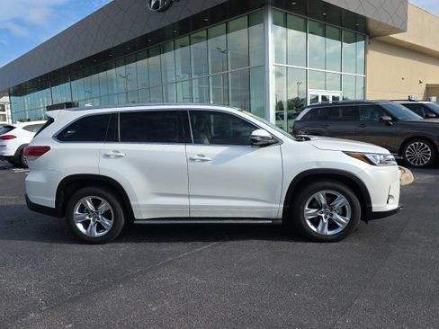 Used 2018 Toyota Highlander Limited FWD image 26