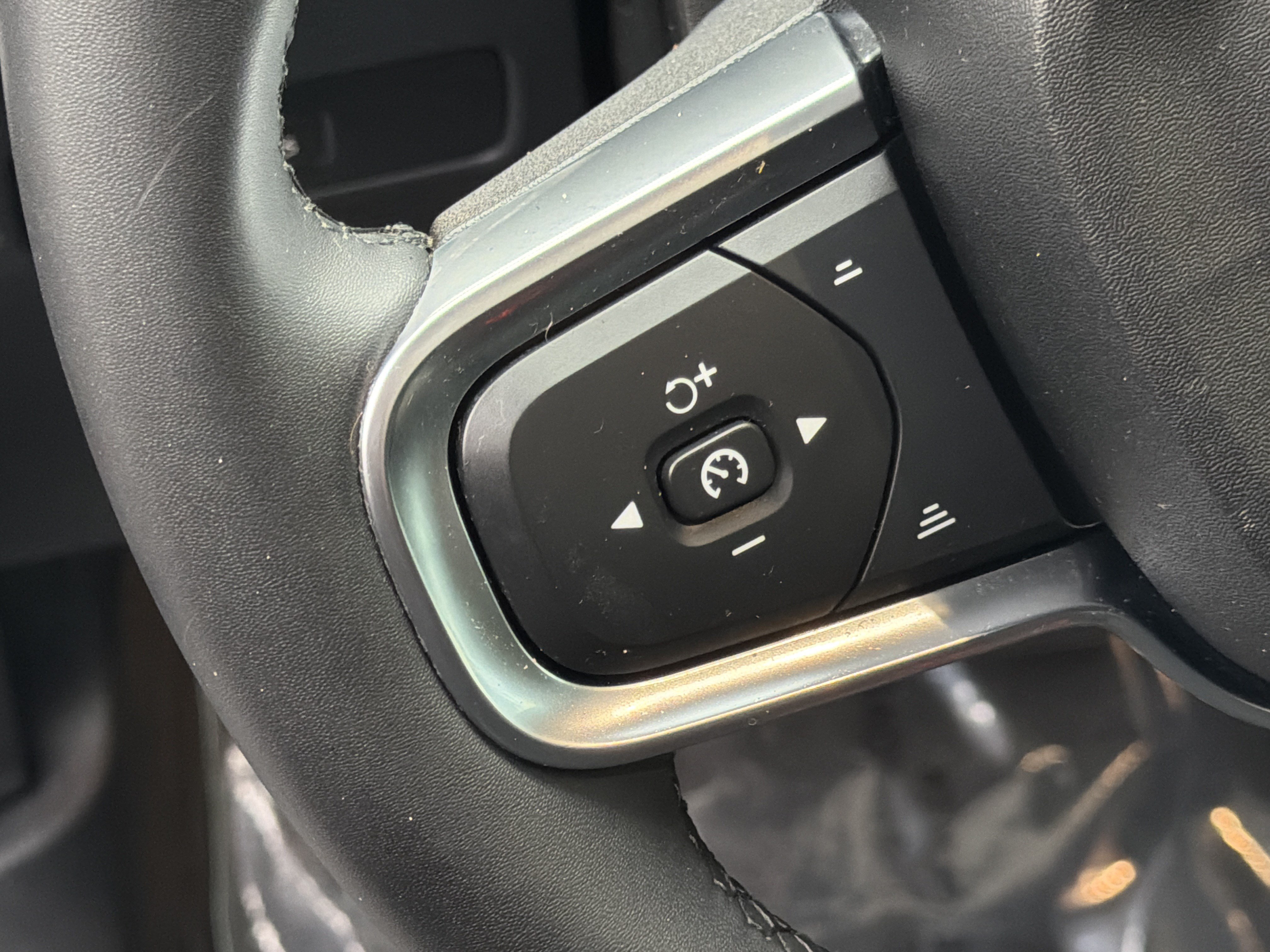 Certified 2023 Volvo C40 P8 Recharge Plus w/ Climate Package AWD/4WD image 19