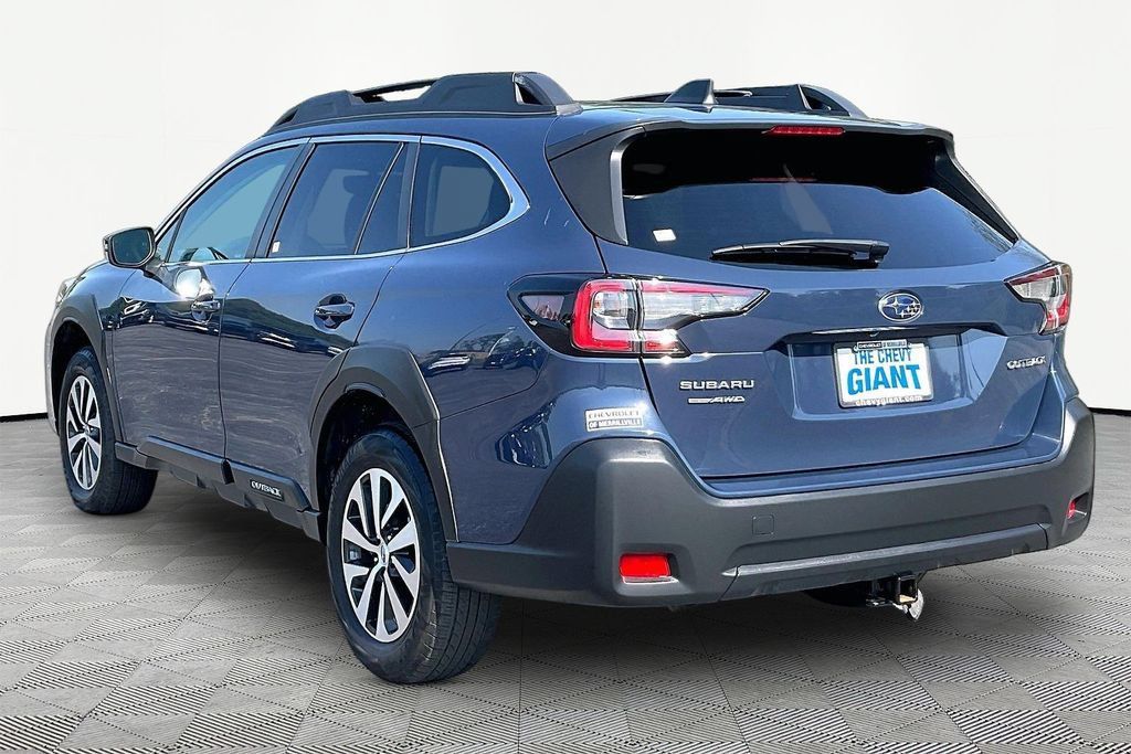 Used 2024 Subaru Outback Premium AWD/4WD image 4