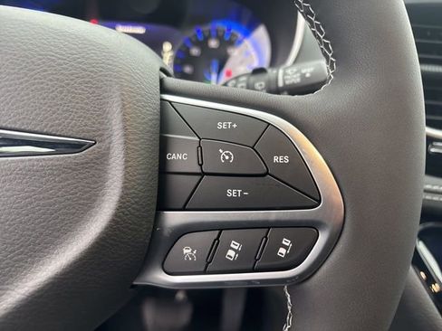 New 2026 Chrysler Pacifica Limited image 26