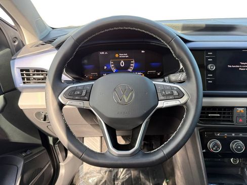Used 2023 Volkswagen Taos SE AWD/4WD image 12