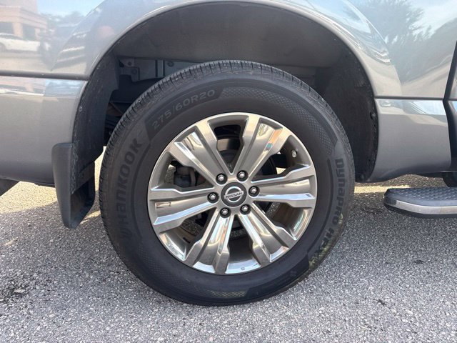 Used 2018 Nissan Titan SV w/ SV Convenience Package RWD image 15