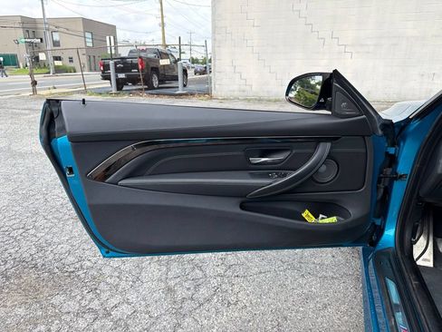 Used 2019 BMW M4 Coupe w/ Competition Package RWD image 16