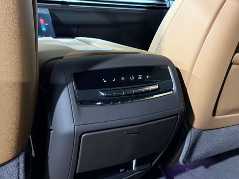 Certified 2026 Cadillac Escalade Luxury image 46