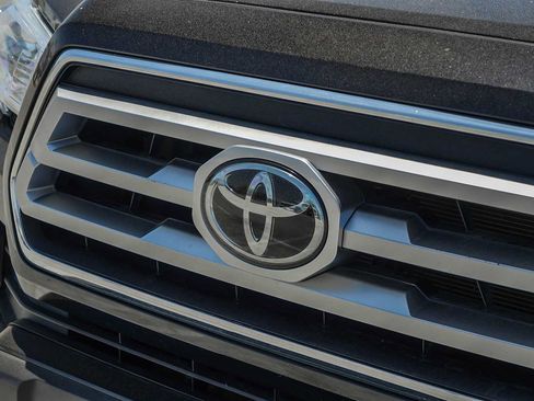 Certified 2021 Toyota Tacoma SR5 w/ Trail Edition AWD/4WD image 11