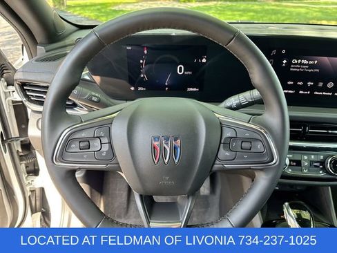 Certified 2025 Buick Envista Sport Touring w/ Convenience I Package FWD image 11