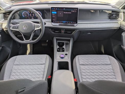 Certified 2025 Volkswagen Tiguan S image 15