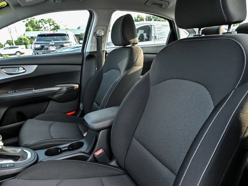 Used 2023 Kia Forte LXS w/ LXS Technology Package FWD image 14