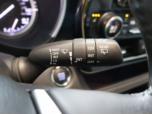 Used 2022 Toyota Highlander XSE image 16