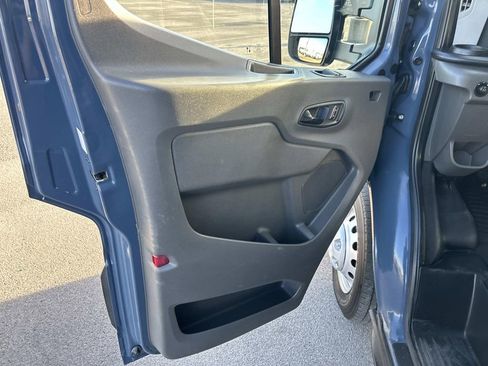 Used 2022 Ford Transit 350 DRW image 22