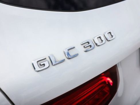 Used 2017 Mercedes-Benz GLC 300 4MATIC image 17