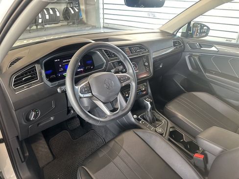 Used 2022 Volkswagen Tiguan SE image 10
