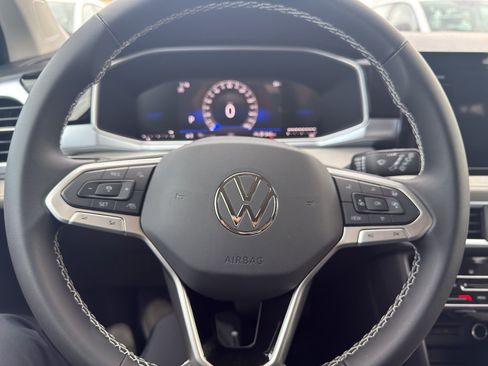 New 2026 Volkswagen Taos SE FWD image 15