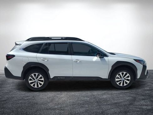 Used 2025 Subaru Outback Premium w/ Popular Package #1A AWD/4WD image 2