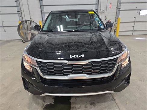 Used 2022 Kia Seltos LX AWD/4WD image 3