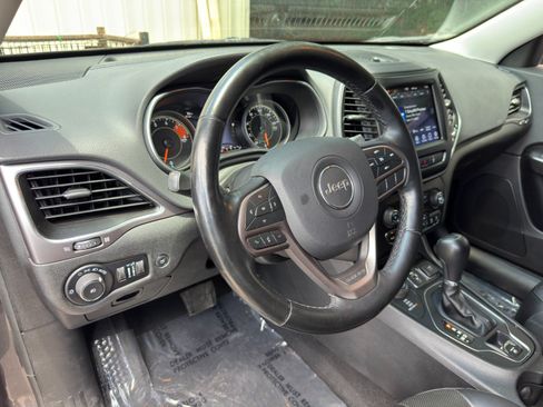 Used 2021 Jeep Cherokee Latitude Lux w/ Comfort/Convenience Group AWD/4WD image 12