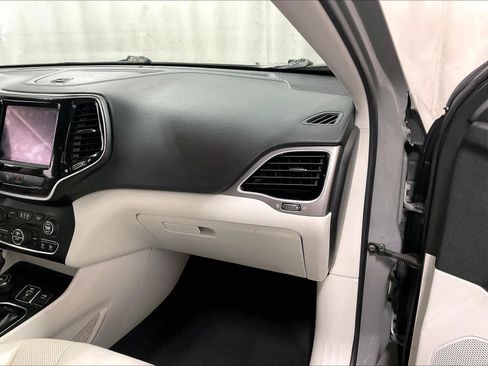 Used 2020 Jeep Cherokee Limited image 13