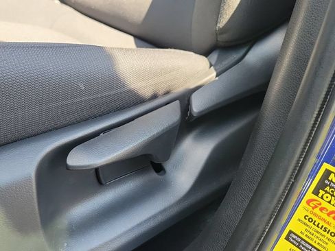 Used 2023 Toyota Corolla Cross LE FWD image 16