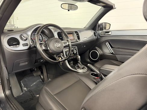 Used 2018 Volkswagen Beetle 2.0T S FWD image 11