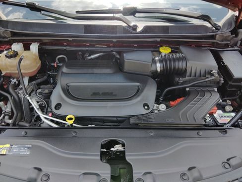 Used 2021 Chrysler Voyager Lxi FWD image 11