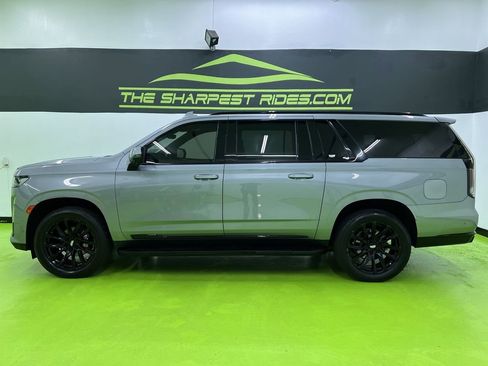 Used 2023 Cadillac Escalade ESV Sport w/ LPO, ONYX Package AWD/4WD image 6