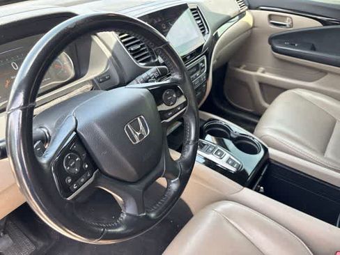 Used 2020 Honda Pilot Touring image 10