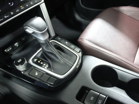 Used 2022 Kia Seltos SX w/ Sunroof Package image 18