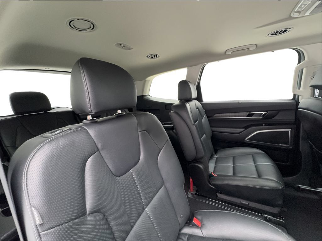 Used 2024 Kia Telluride EX w/ EX Captain's Chair Package AWD/4WD image 31