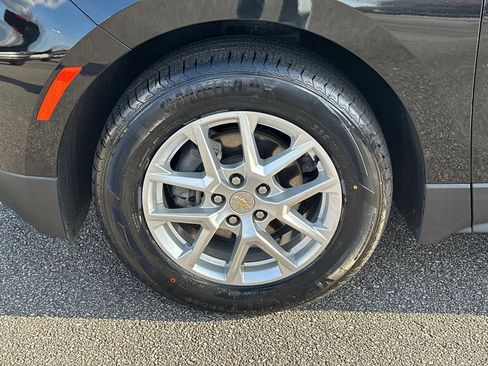 Used 2023 Chevrolet Equinox LS image 11