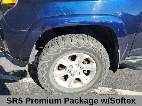 Used 2018 Toyota 4Runner SR5 Premium AWD/4WD image 2