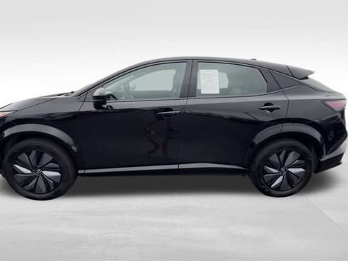 Used 2023 Nissan Ariya AWD image 3