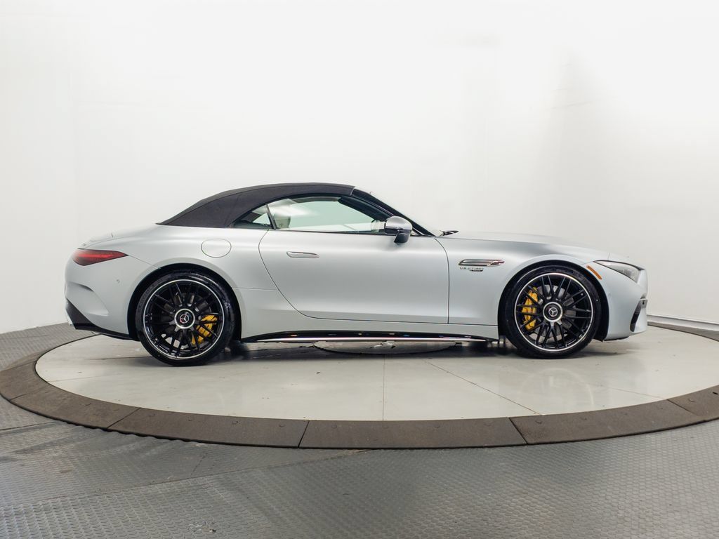Used 2025 Mercedes-Benz SL 63 AMG 4MATIC image 34