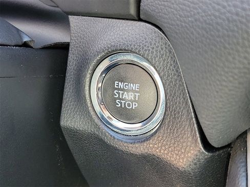 Used 2022 Toyota RAV4 XLE image 31