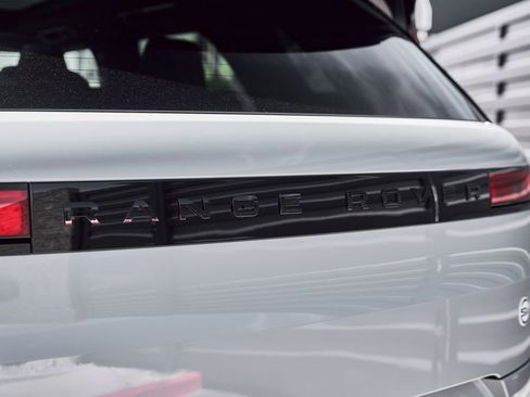 Used 2026 Land Rover Range Rover Sport SV AWD/4WD image 14