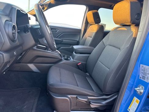 Used 2025 Chevrolet Colorado Trail Boss AWD/4WD image 17