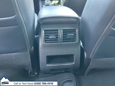 Used 2022 Mitsubishi Outlander SE image 16