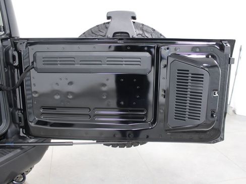 New 2025 Ford Bronco Badlands image 17