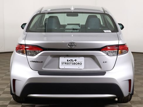 Used 2021 Toyota Corolla LE image 10