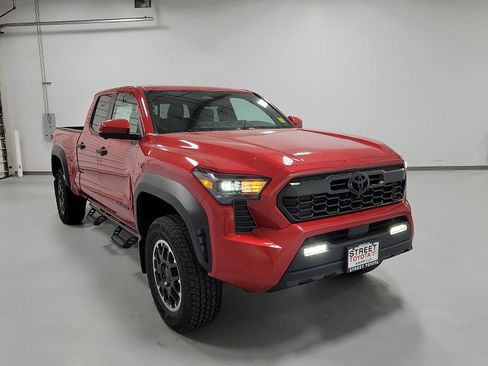 New 2026 Toyota Tacoma TRD Off-Road w/ TRD Off Road Premium Package AWD/4WD image 3