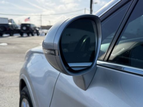 Used 2018 Buick Envision Essence image 37