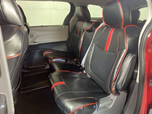 Used 2021 Toyota Sienna LE w/ LE Plus Package AWD/4WD image 8
