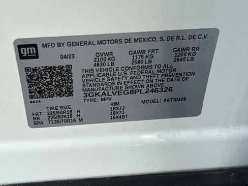 Used 2023 GMC Terrain SLT image 30