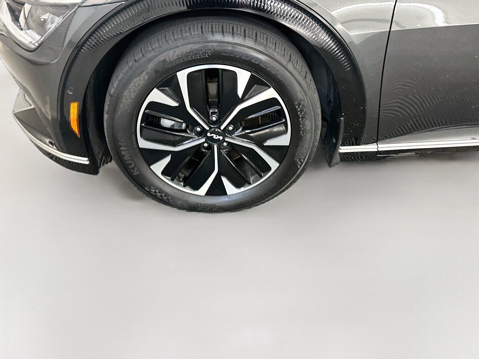 Used 2023 Kia EV6 Wind w/ Wind Technology Package AWD/4WD image 11