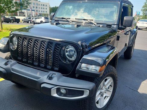 Used 2022 Jeep Gladiator Sport AWD/4WD image 3