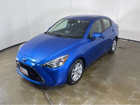 Used 2018 Toyota Yaris iA image 15