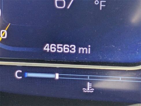 Used 2023 Chevrolet Tahoe Premier w/ Advanced Technology Package image 22