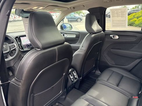 Certified 2023 Volvo XC40 B5 Ultimate w/ Protection Package Premier AWD/4WD image 33