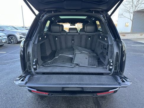 Used 2023 Land Rover Range Rover SE image 19