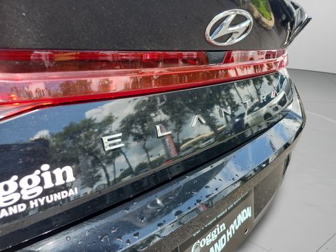 Certified 2023 Hyundai Elantra SE FWD image 30